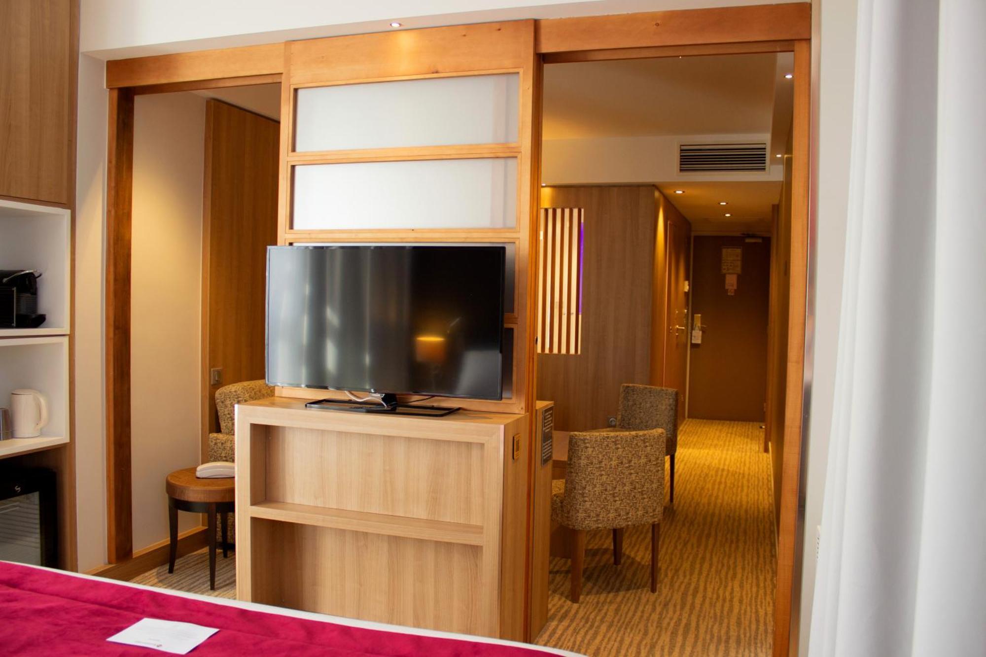 Best Western Plus Le Lavarin Avignon Exteriör bild